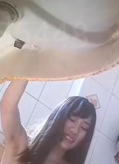 浴室网红洗澡_分手后故意流出