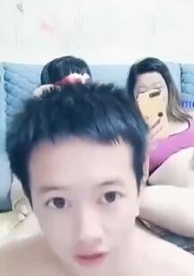 老爸死的早女婿当老公女儿指挥老妈妈妈有点害羞